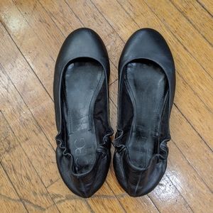 BCBG foldable / packable black ballet flats as 8